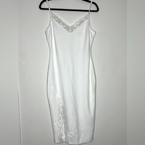 FashionNova white slit dress 💕 Size: M